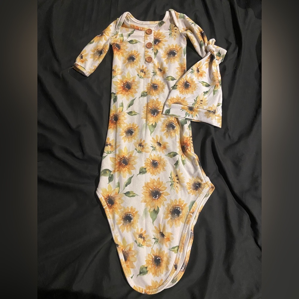 Caden Lane Knotted Gown with Matching Hat